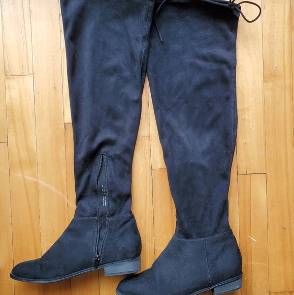 Boot - Picture 1 of 8